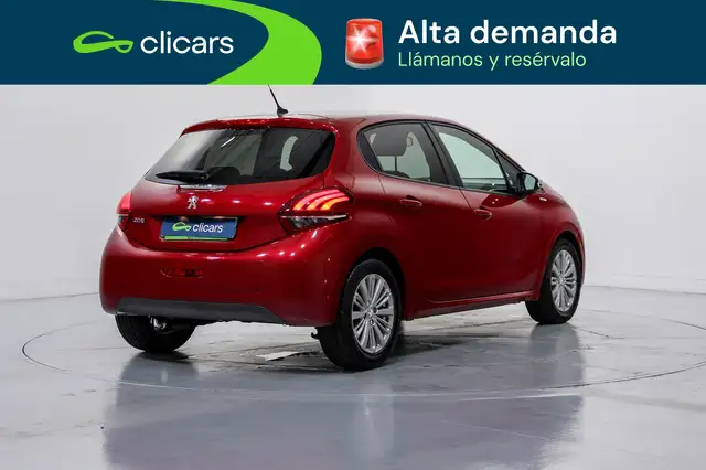 Peugeot 208 view 5