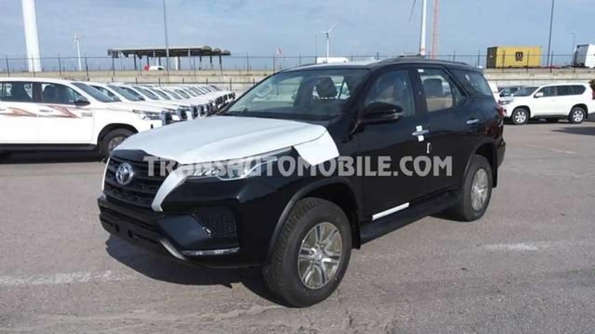 Toyota Fortuner Premium - EXPORT OUT EU TROPICAL VERSION - EXPORT Schwarz - 1