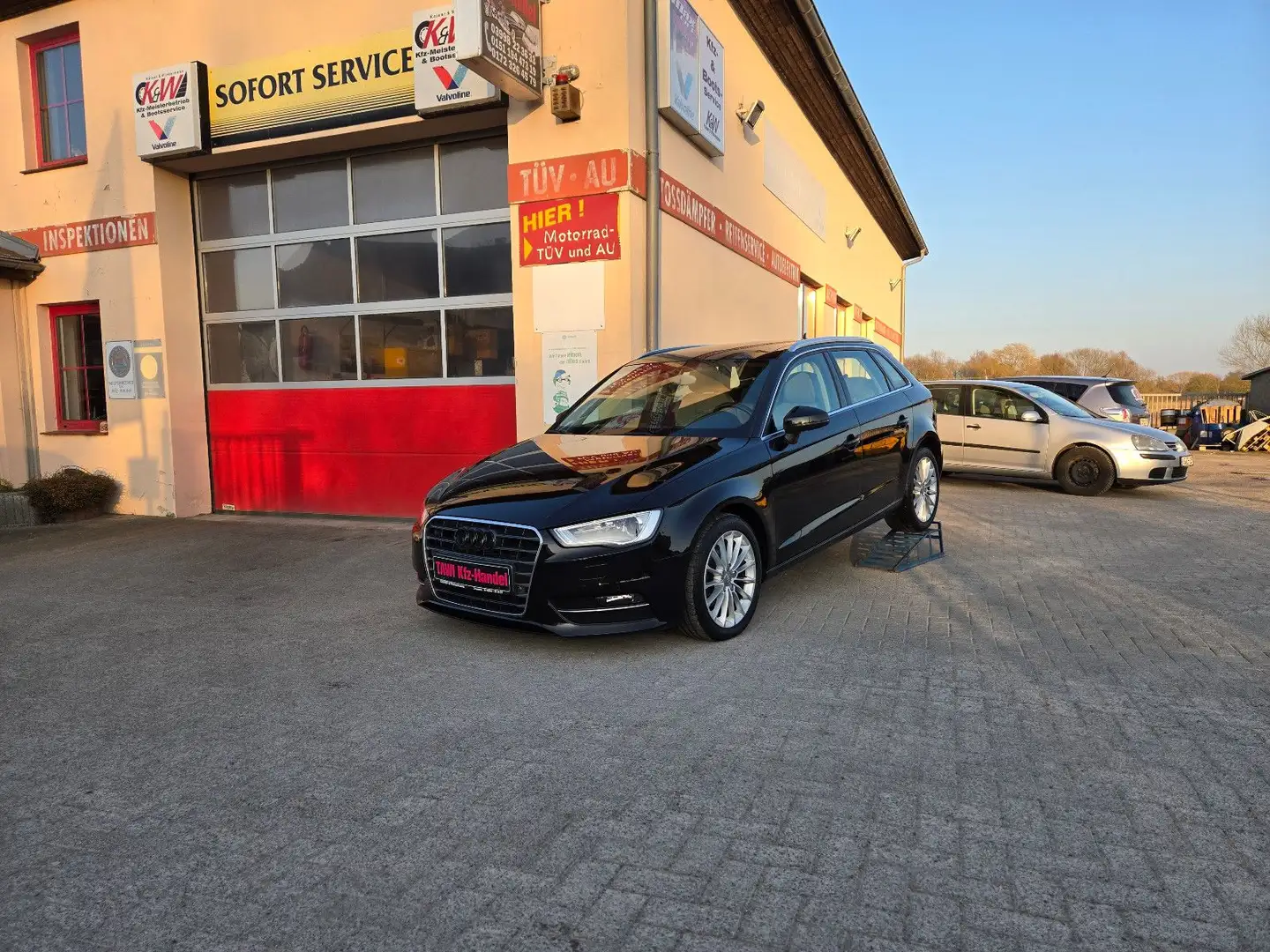 Audi A3 Sportback ambiente**Leder*S+W Räder*Tüv neu** Schwarz - 1