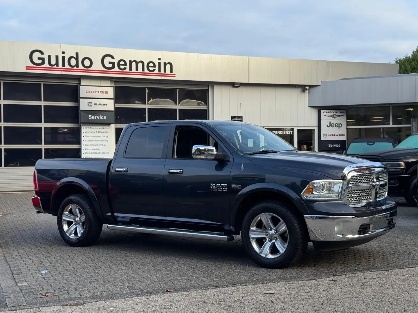 Dodge RAM 5.7 V8 Crew Cab Laramie + LPG Grigio - 2
