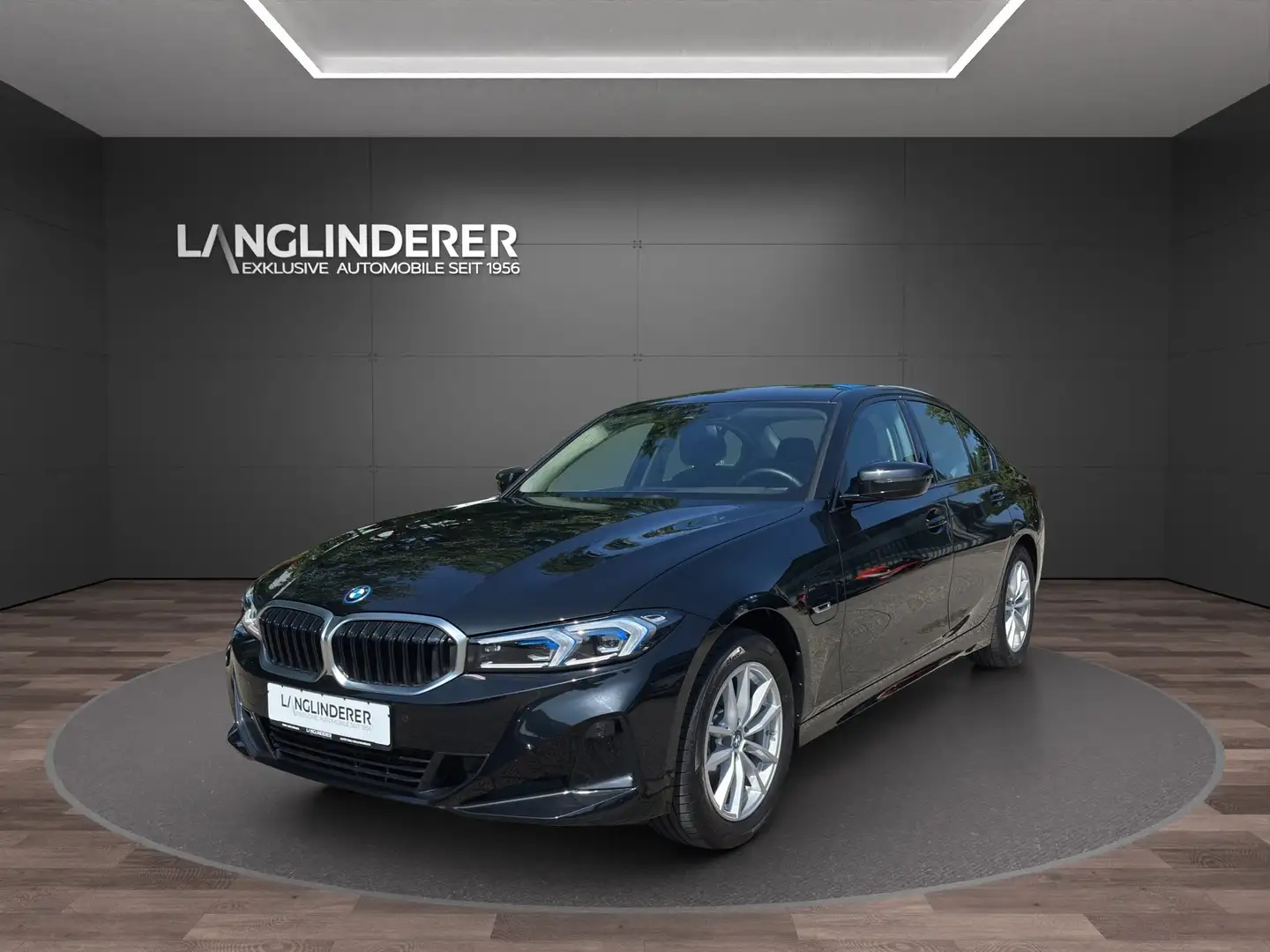 BMW 330 e Limousine NP67849,- Parking&DrivingAssist Schwarz - 1