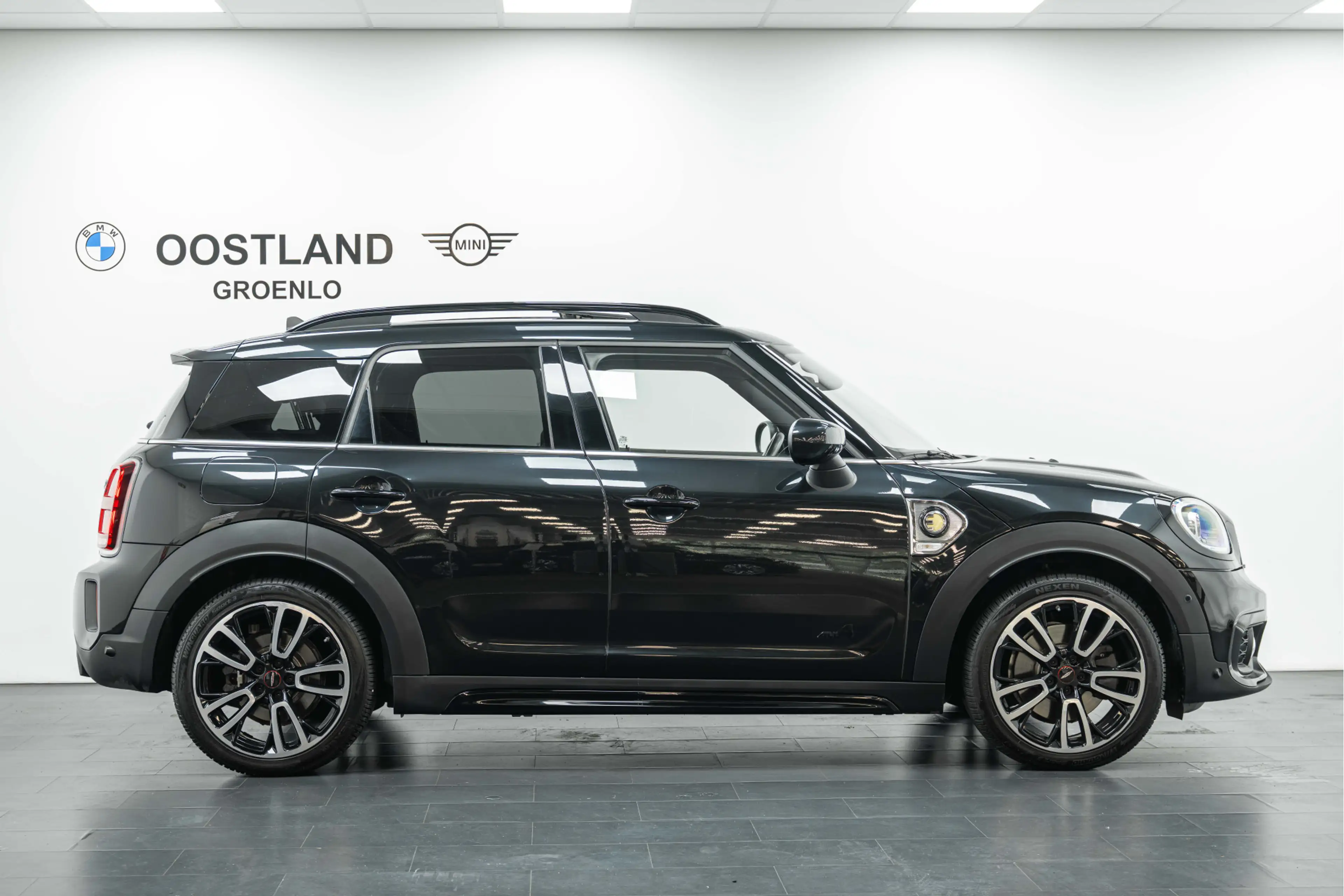 MINI John Cooper Works Countryman S E ALL4 JCW Automaat / Panoramadak / Achteruitrij — photo 2