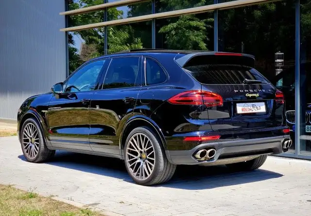 Porsche Cayenne view 7