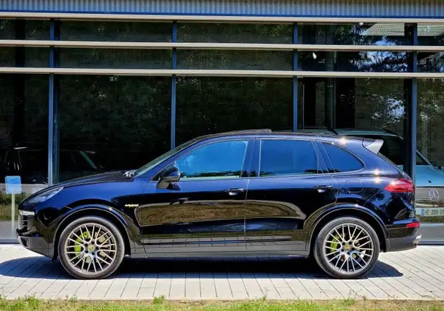 Porsche Cayenne view 5