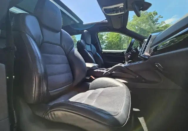 Porsche Cayenne view 10