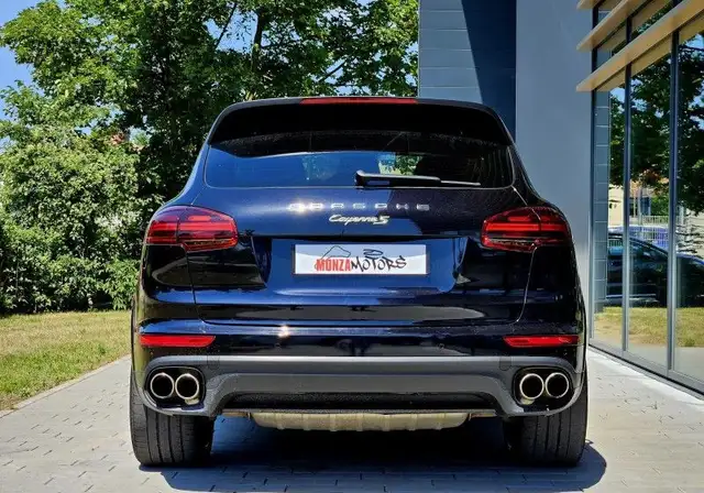 Porsche Cayenne view 6