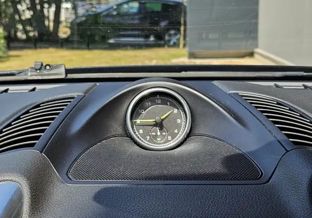 Porsche Cayenne view 11