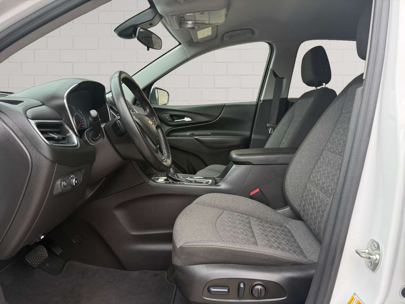 used 2024 Chevrolet Equinox car, priced at $25,696