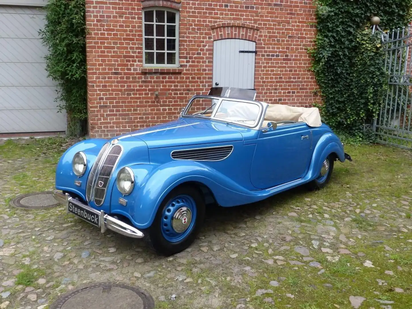 Oldtimer EMW 327-2 Cabriolet - sansationelle Farbgebung Bleu - 1