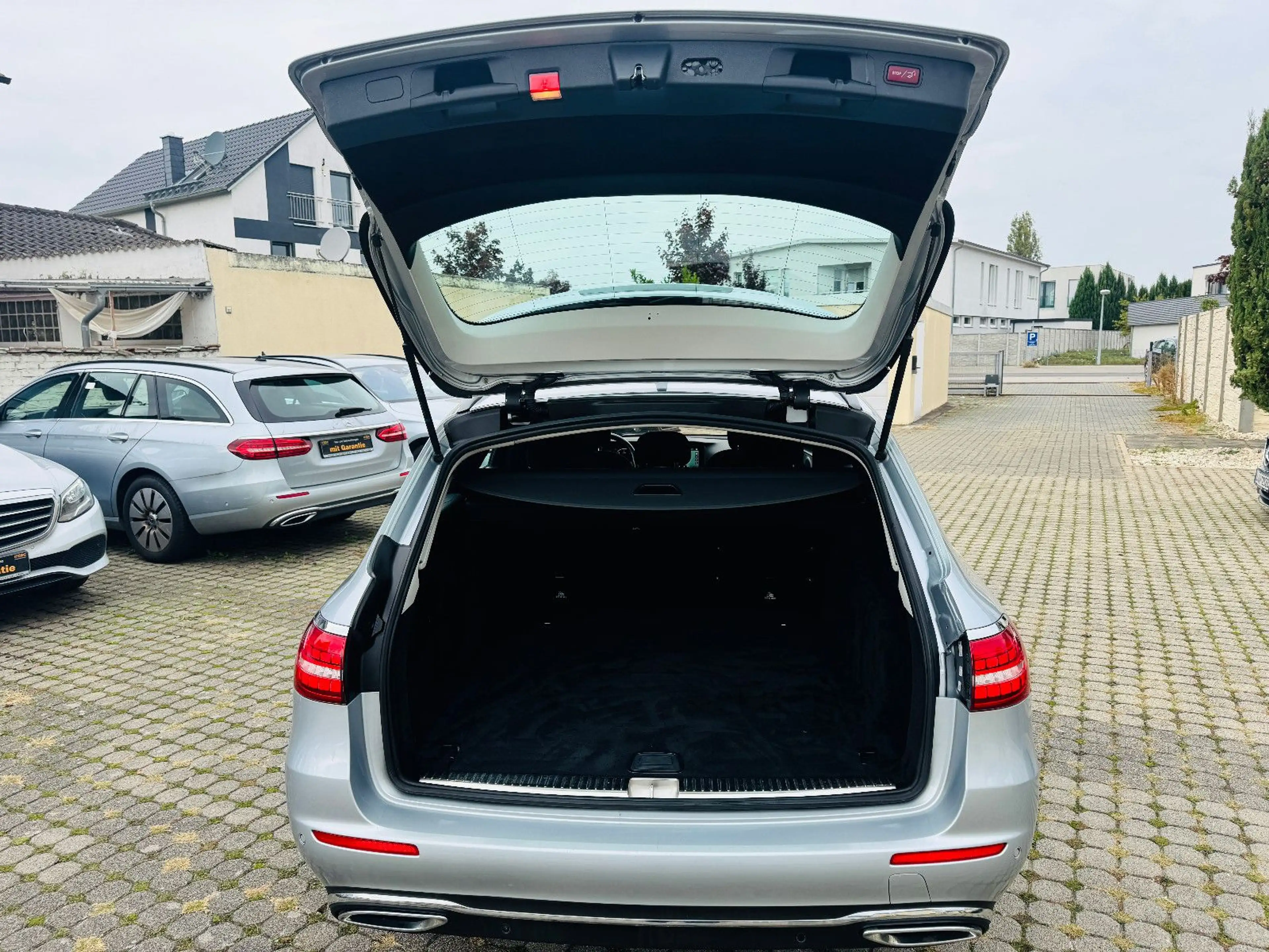 Mercedes-Benz E 220 E -Klasse Avantgard E 220 d, Kamera, TOP-Zustand — photo 10