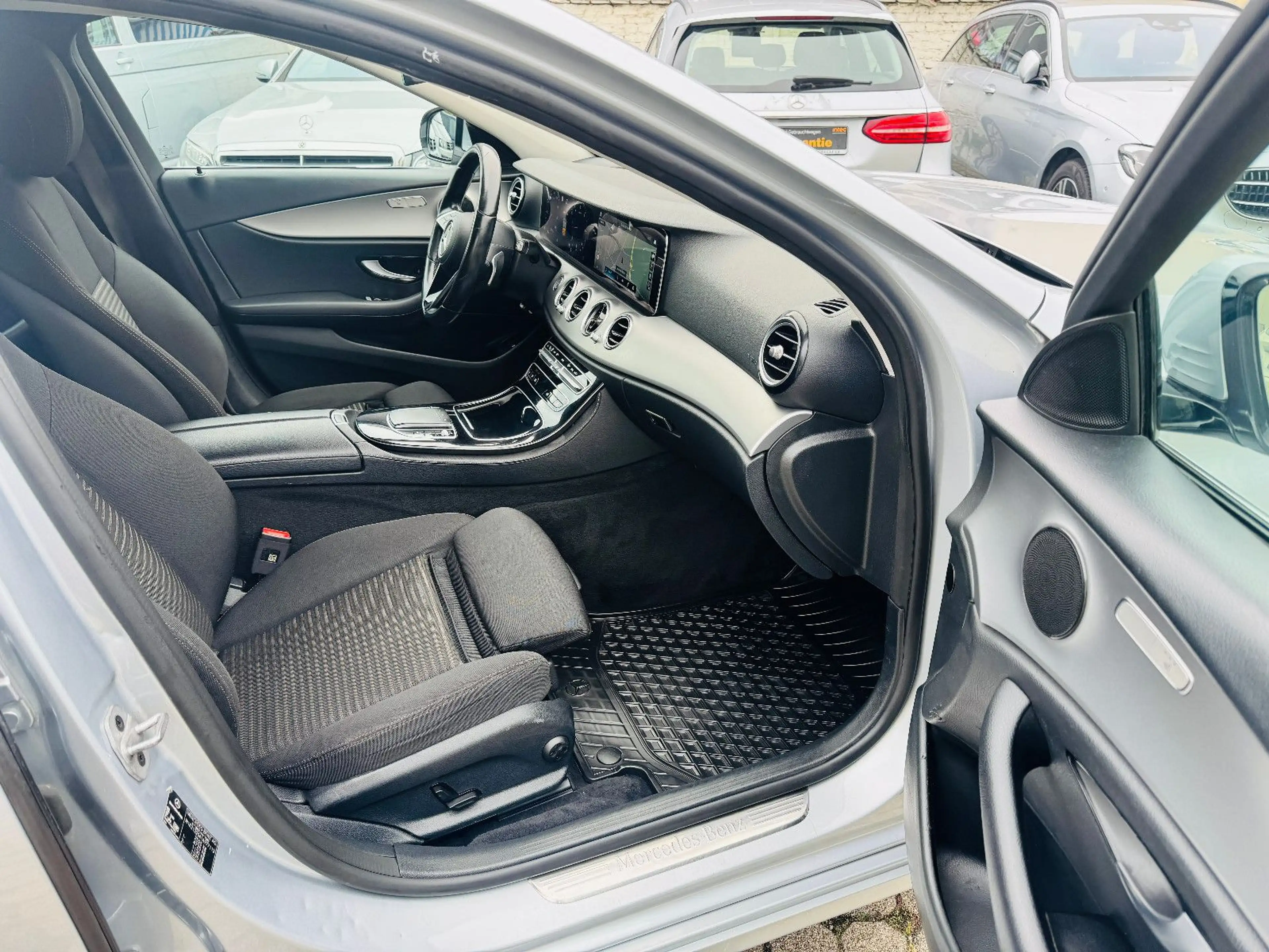 Mercedes-Benz E 220 E -Klasse Avantgard E 220 d, Kamera, TOP-Zustand — photo 6