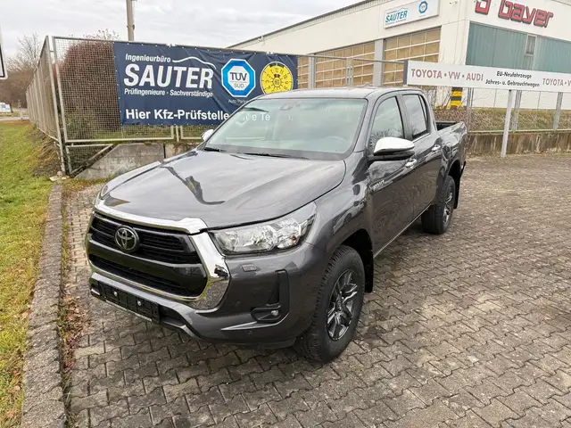 Toyota Hilux 2.4 D-4D Double Cab Comfort 4x4 Leder AHK