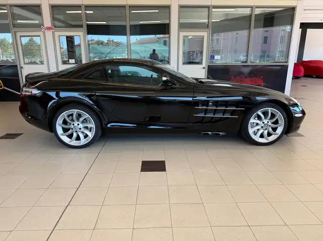 Mercedes-Benz SLR