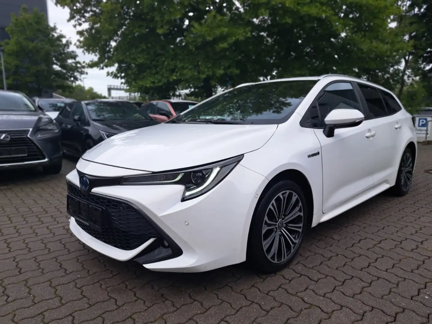 Toyota Corolla Touring Sports 2.0 Team D Matrix 2xKlima Weiß - 1