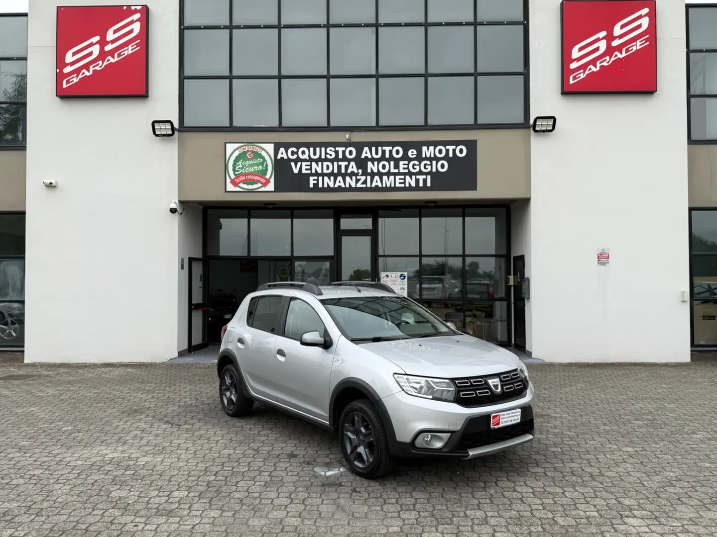 Dacia Sandero 0.9 TCe 12V T-GPL 90CV S&S Serie Speciale Brave Grigio - 1