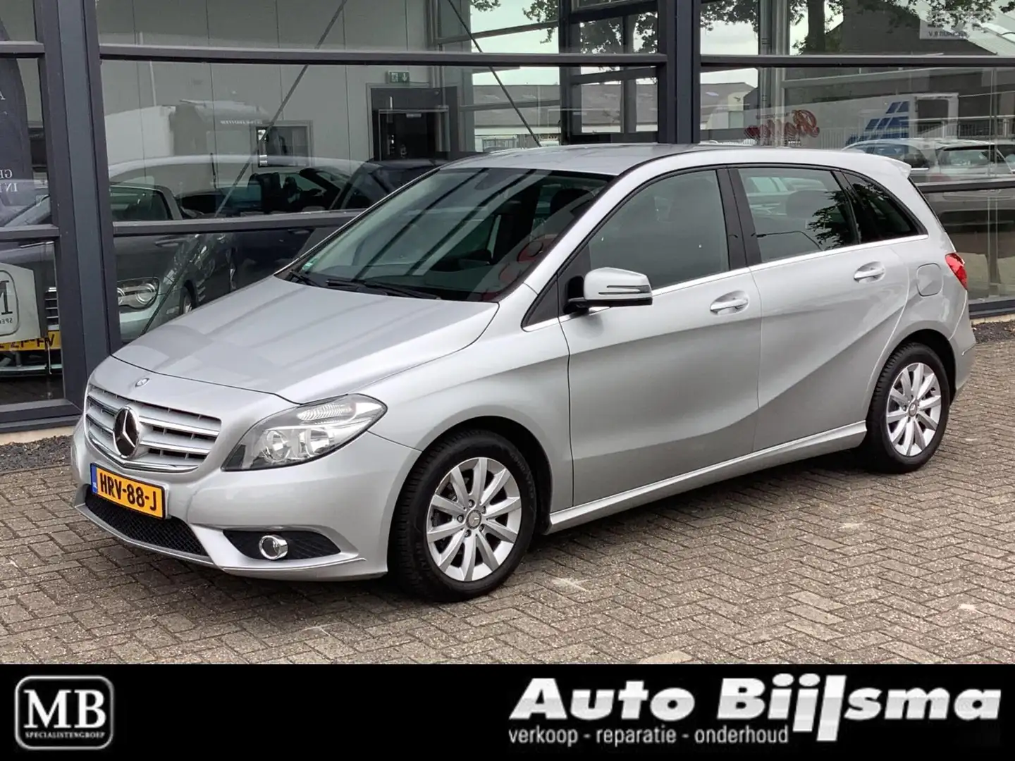 Mercedes-Benz B 180 Ambition, automaat, cruise, navi, trekhaak Grijs - 1