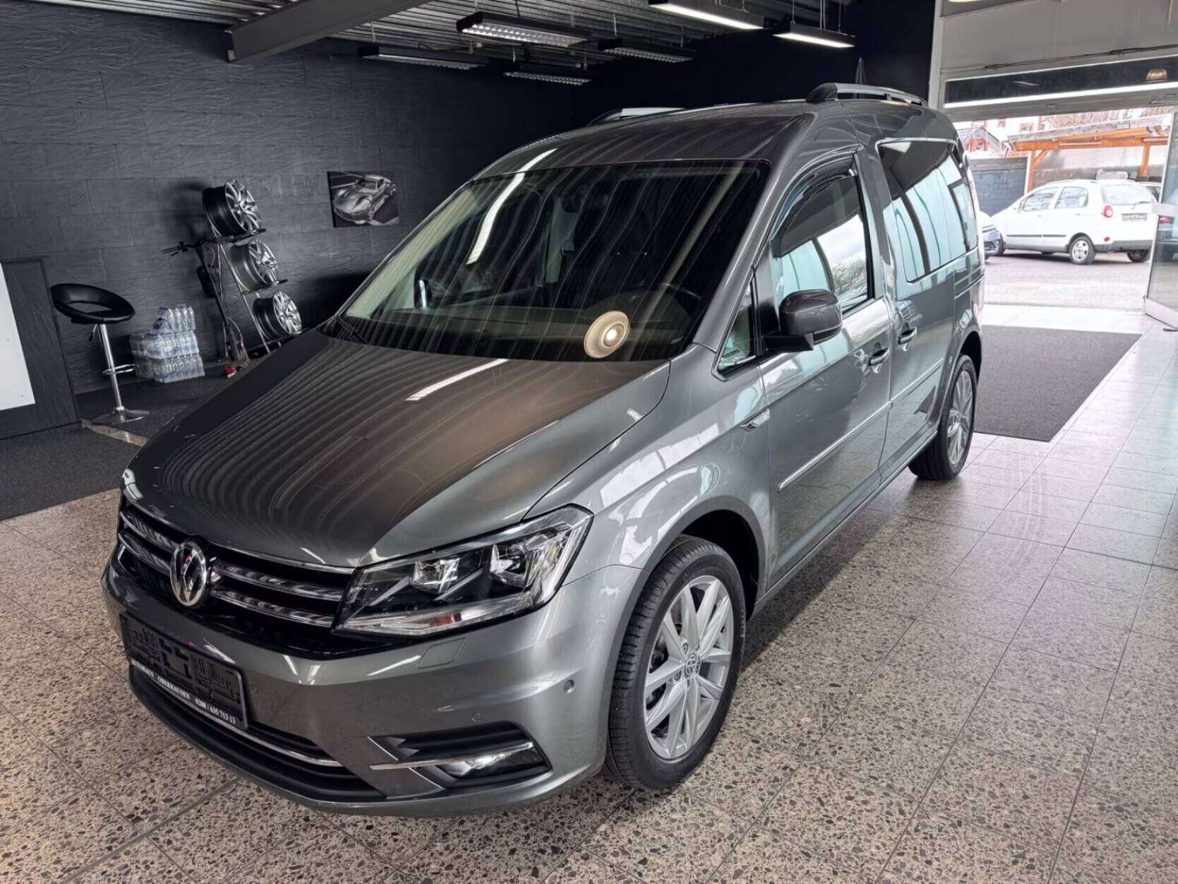 Volkswagen Caddy Caddy 2.0TDI Highline de 7 plazas - foto 1