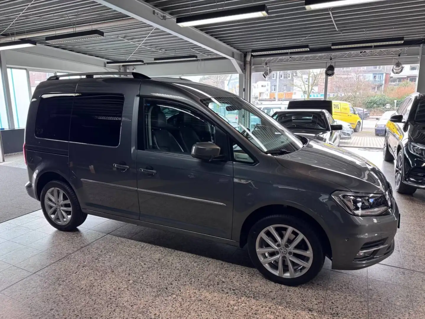 Volkswagen Caddy Caddy 2.0TDI Highline de 7 plazas Gris - 2