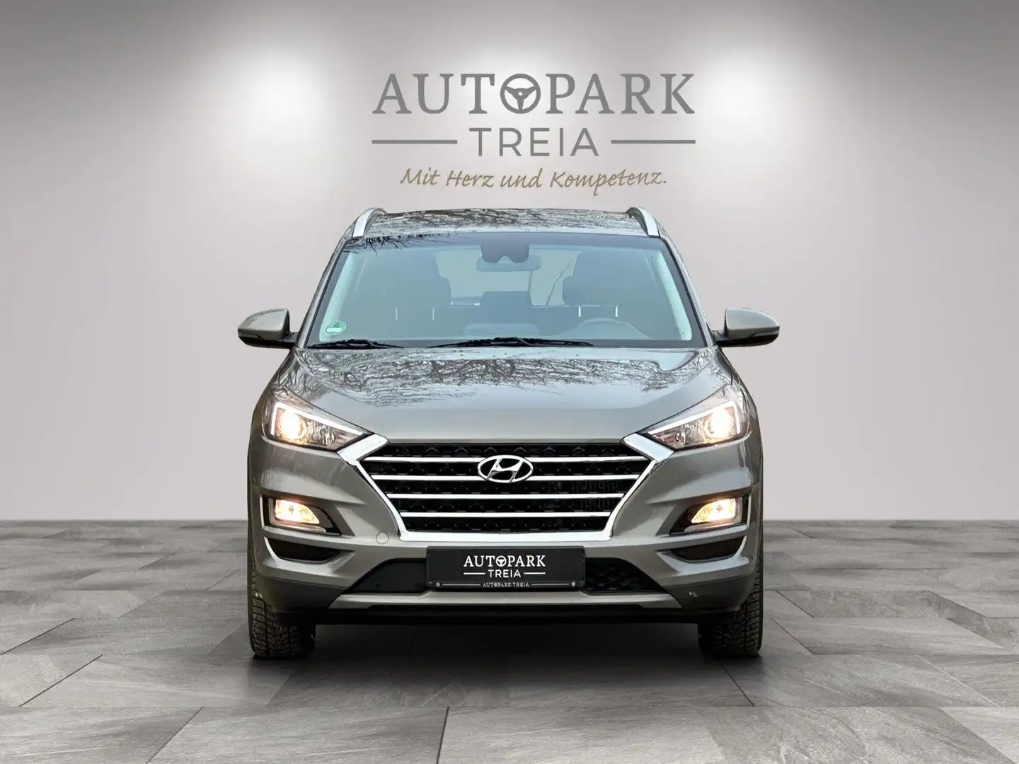 Hyundai TUCSON 1.6 Advantage (LED-AHK-NAVI-TMP-SPURH) Grau - 2