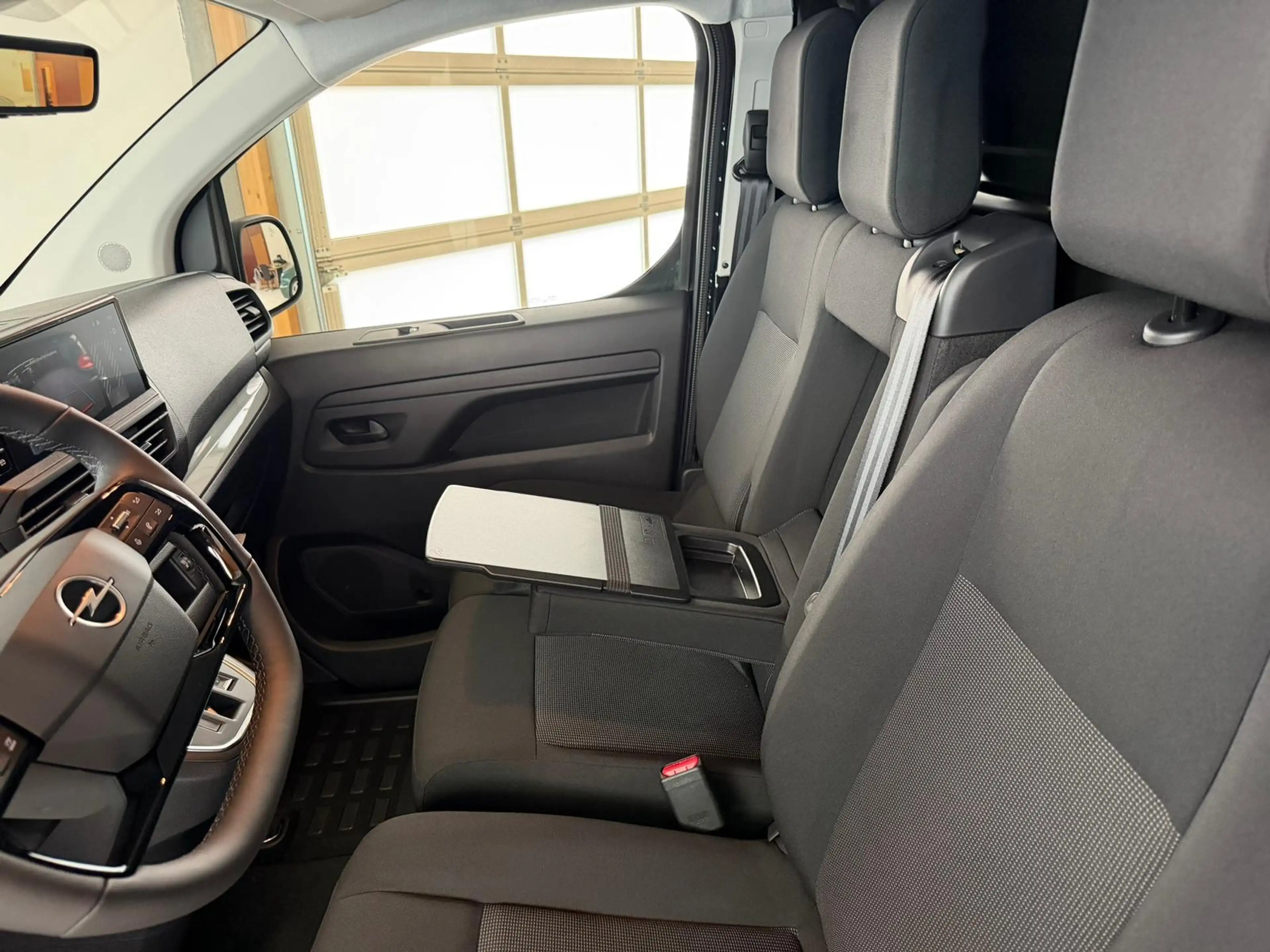 Opel Vivaro Cargo XL - CarPlay/AHK/ACC/Kamera/SHZ — photo 8