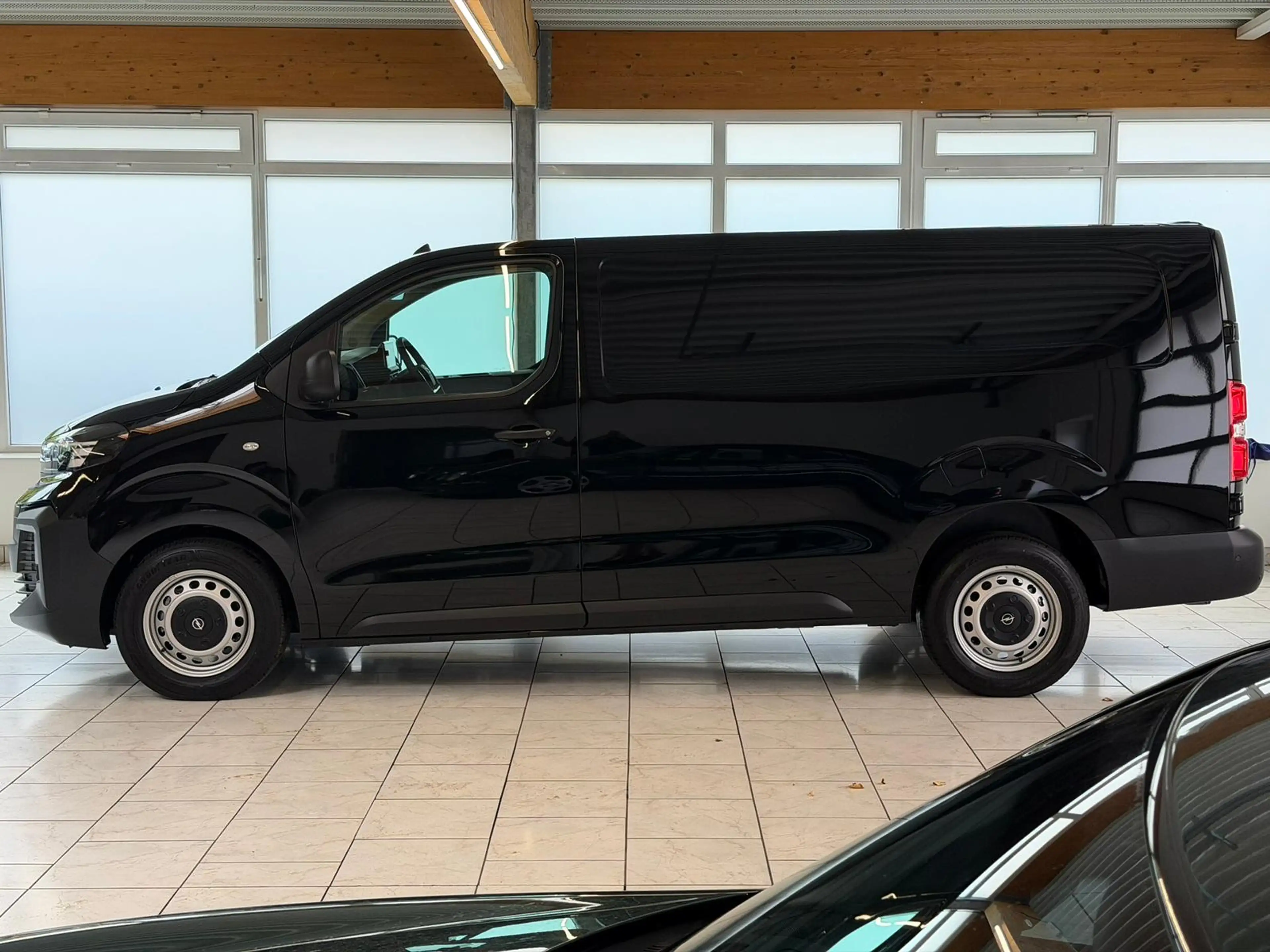 Opel Vivaro Cargo XL - CarPlay/AHK/ACC/Kamera/SHZ — photo 2