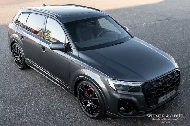 Audi Q7 view 9