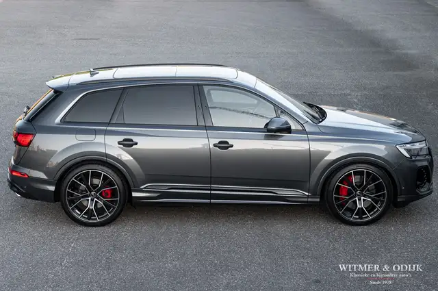 Audi Q7 view 7