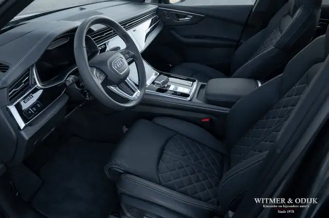 Audi Q7 view 3