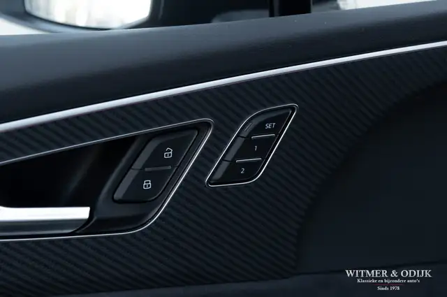 Audi Q7 view 11