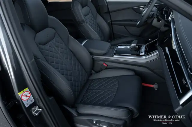 Audi Q7 view 5