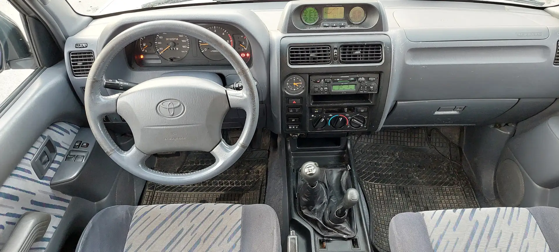 Toyota Land Cruiser Landcruiser 3,0 LX TDE Silber - 2