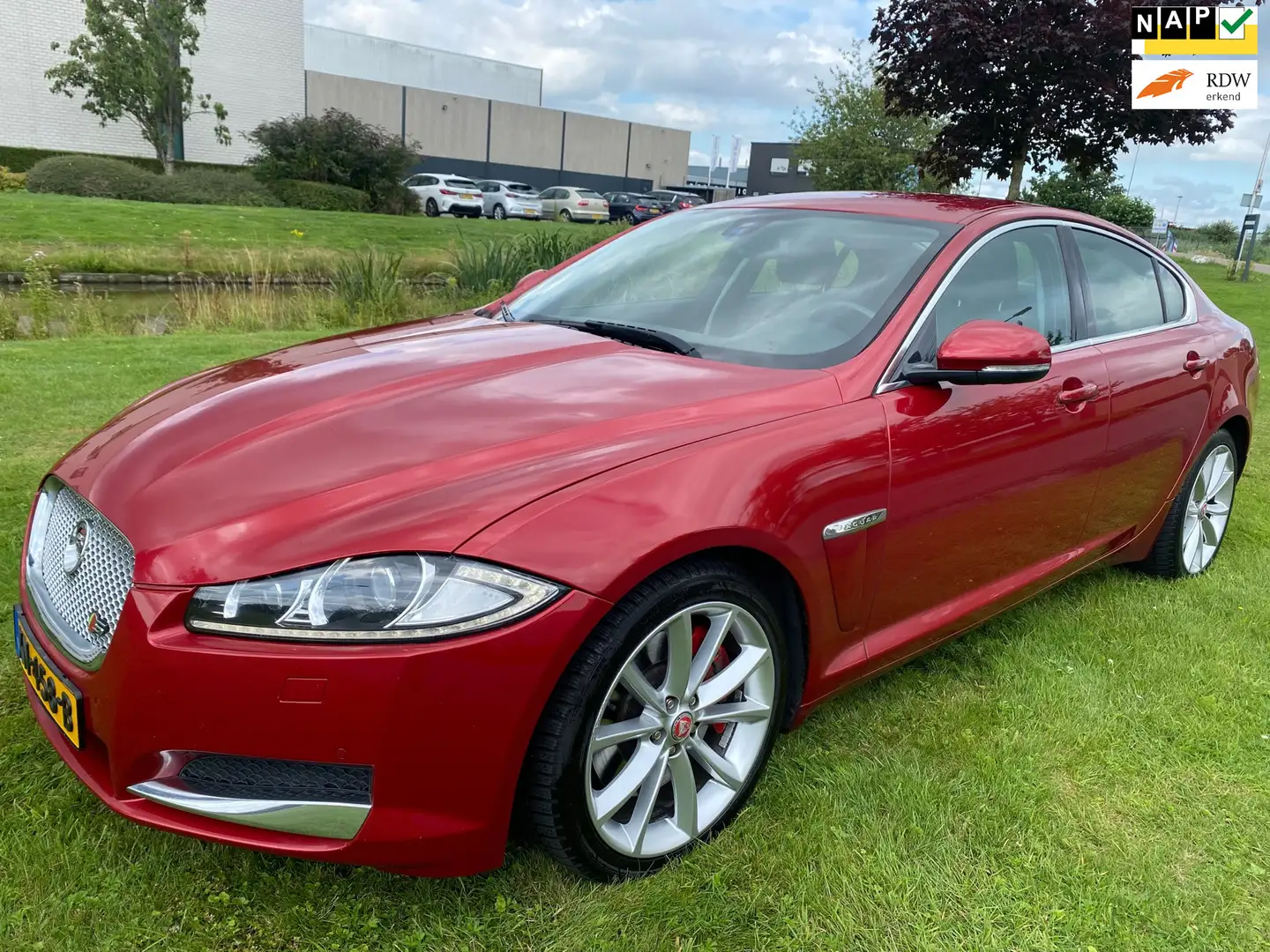 Jaguar XF 2015 * 3.0D S * AUTOMAAT * AIRCO * LMV * LED * VOL Rood - 1