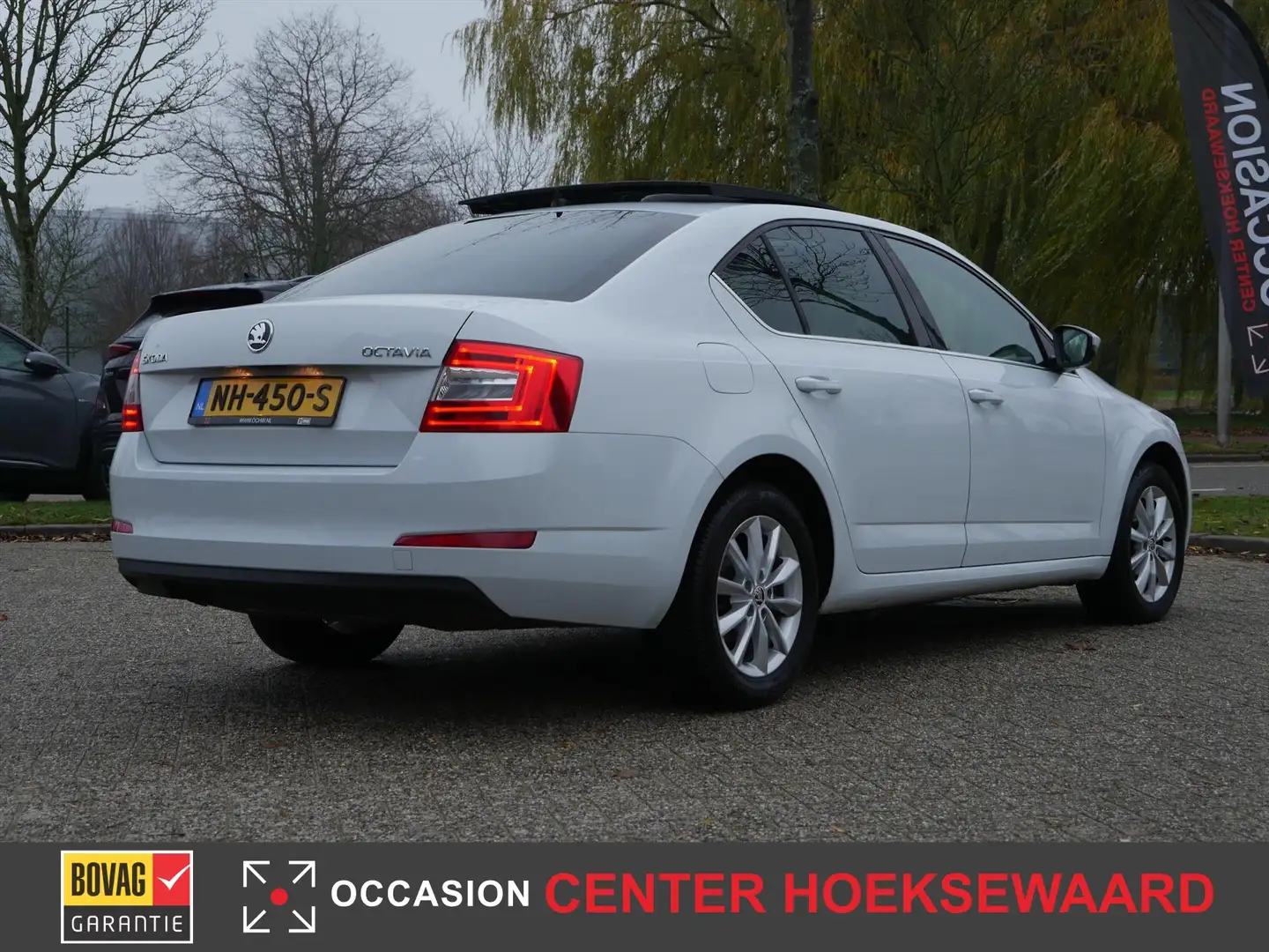 Skoda Octavia 1.0 TSI 115pk 5D Greentech Ambition Business | Pan Bílá - 2