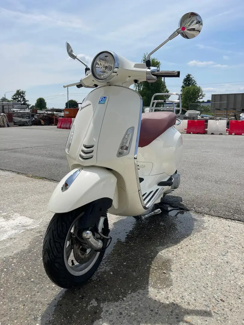 Piaggio Primavera Biały - 2
