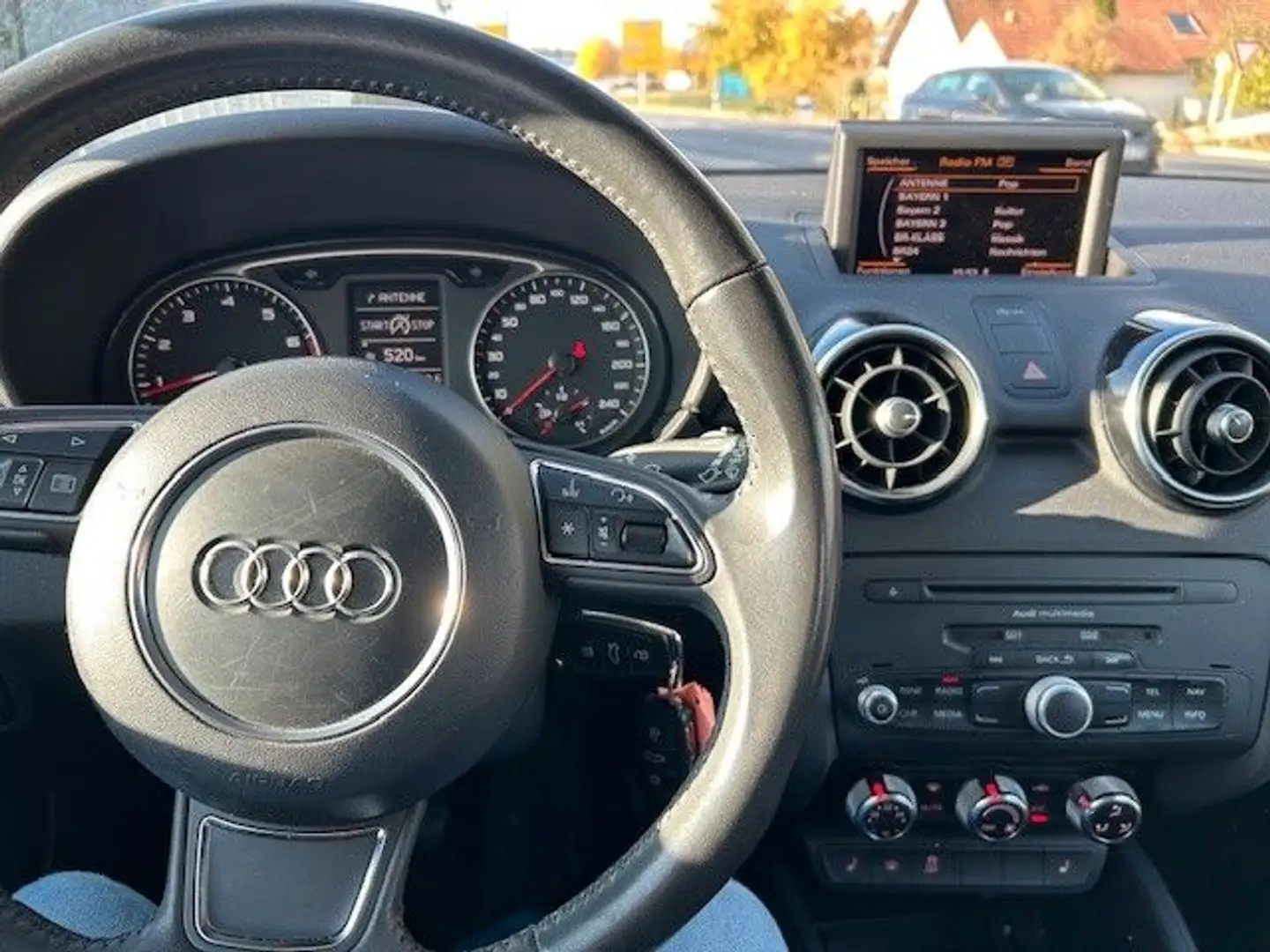 Audi A1 Sportback attraction S-Line* Schwarz - 2