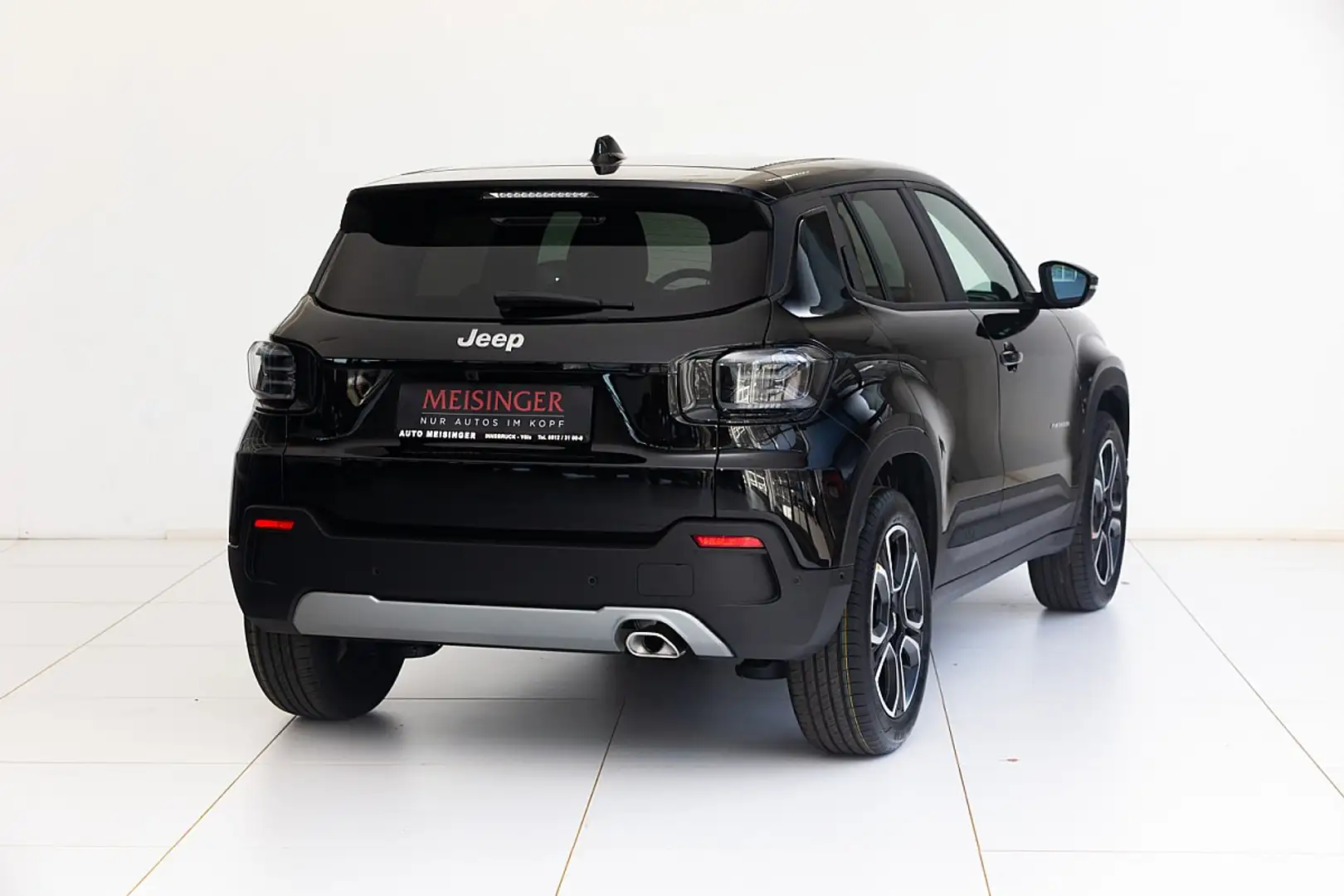 Jeep Avenger 1.2 e-Hybrid Summit e-DCT6 Schwarz - 2