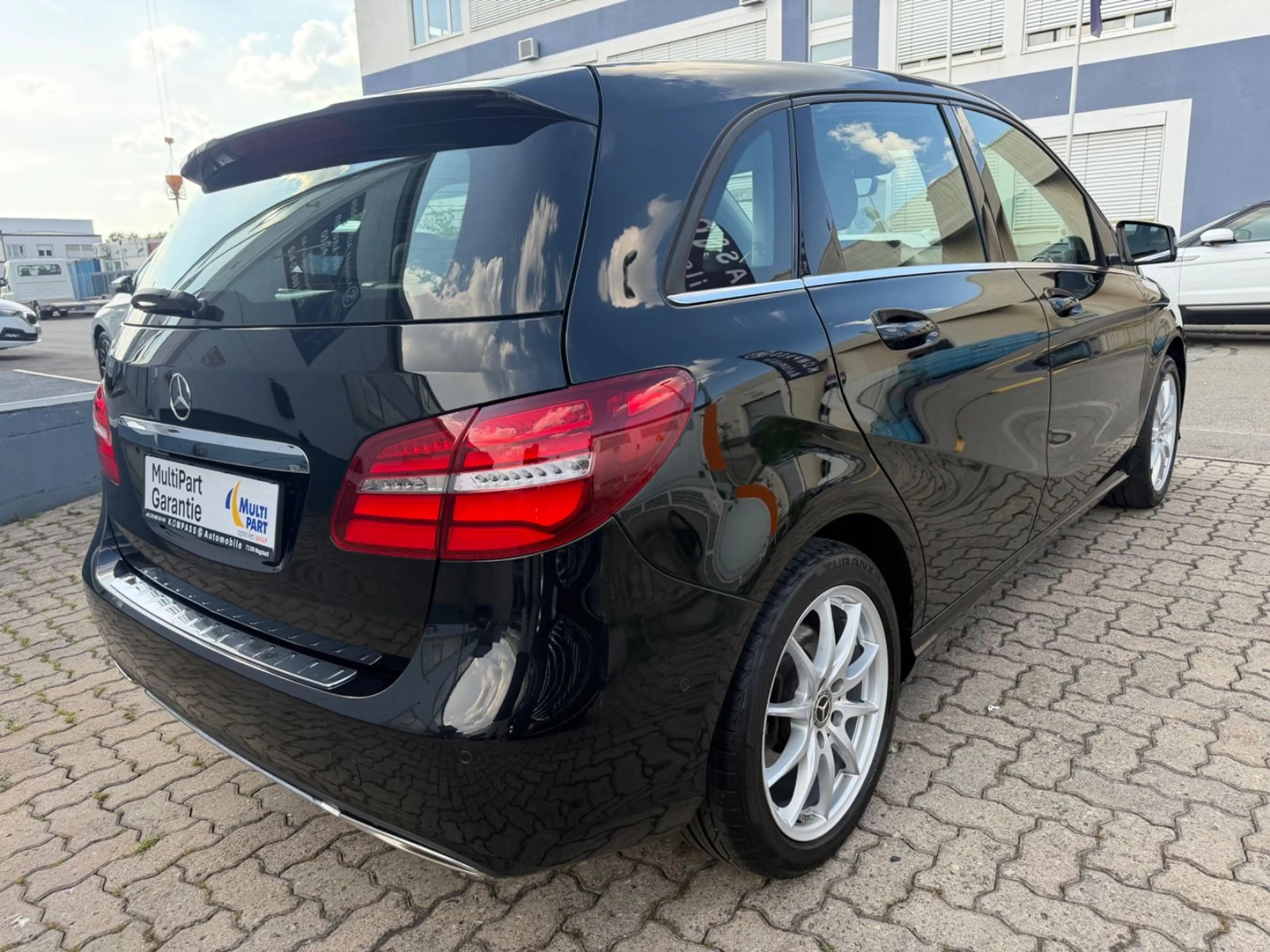 Mercedes-Benz B 250 Urban Style Edition — photo 3
