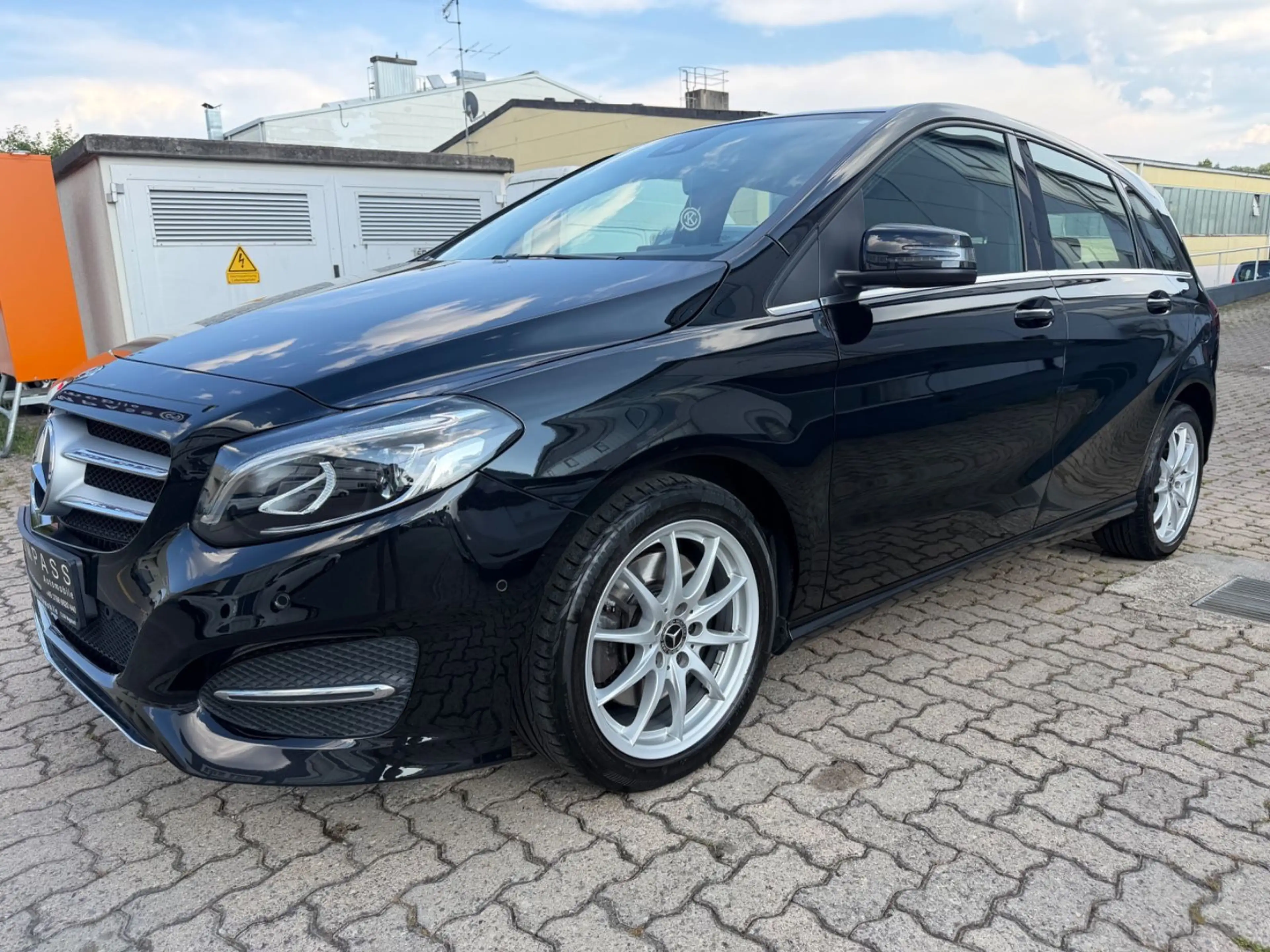 Mercedes-Benz B 250 Urban Style Edition — photo 7