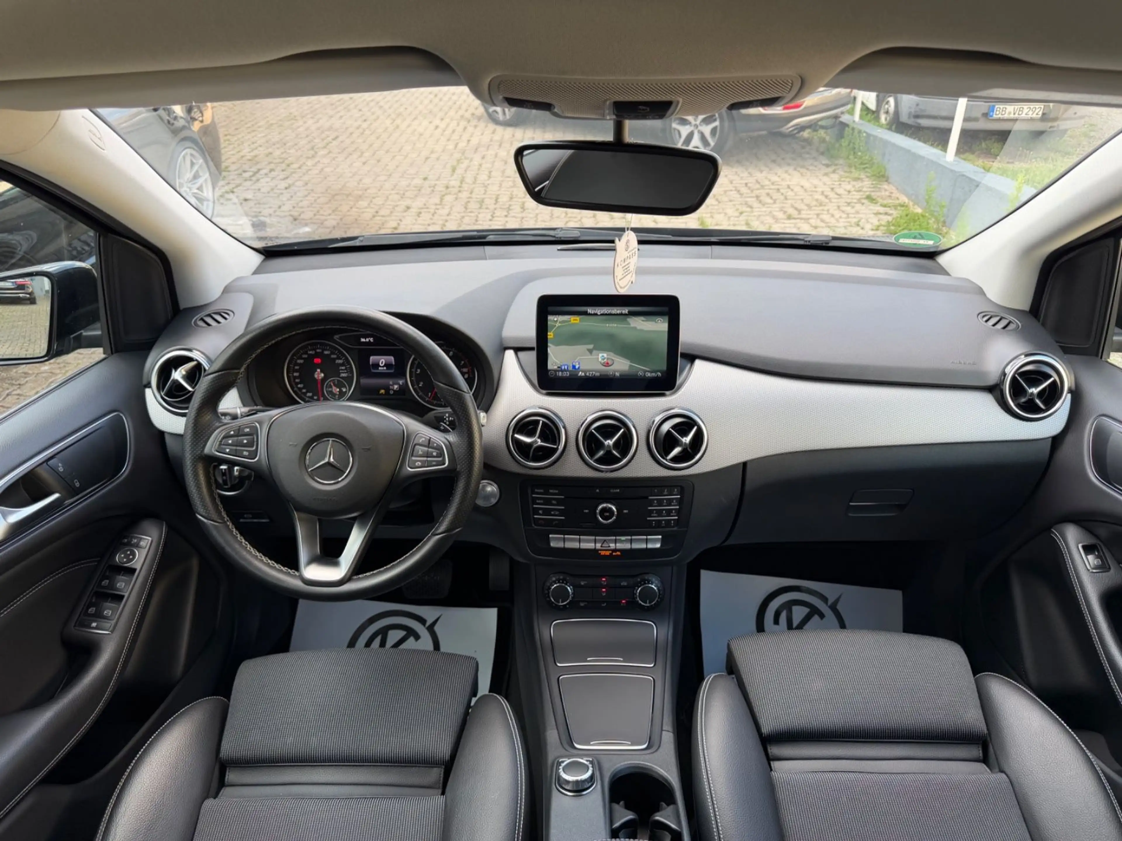 Mercedes-Benz B 250 Urban Style Edition — photo 14