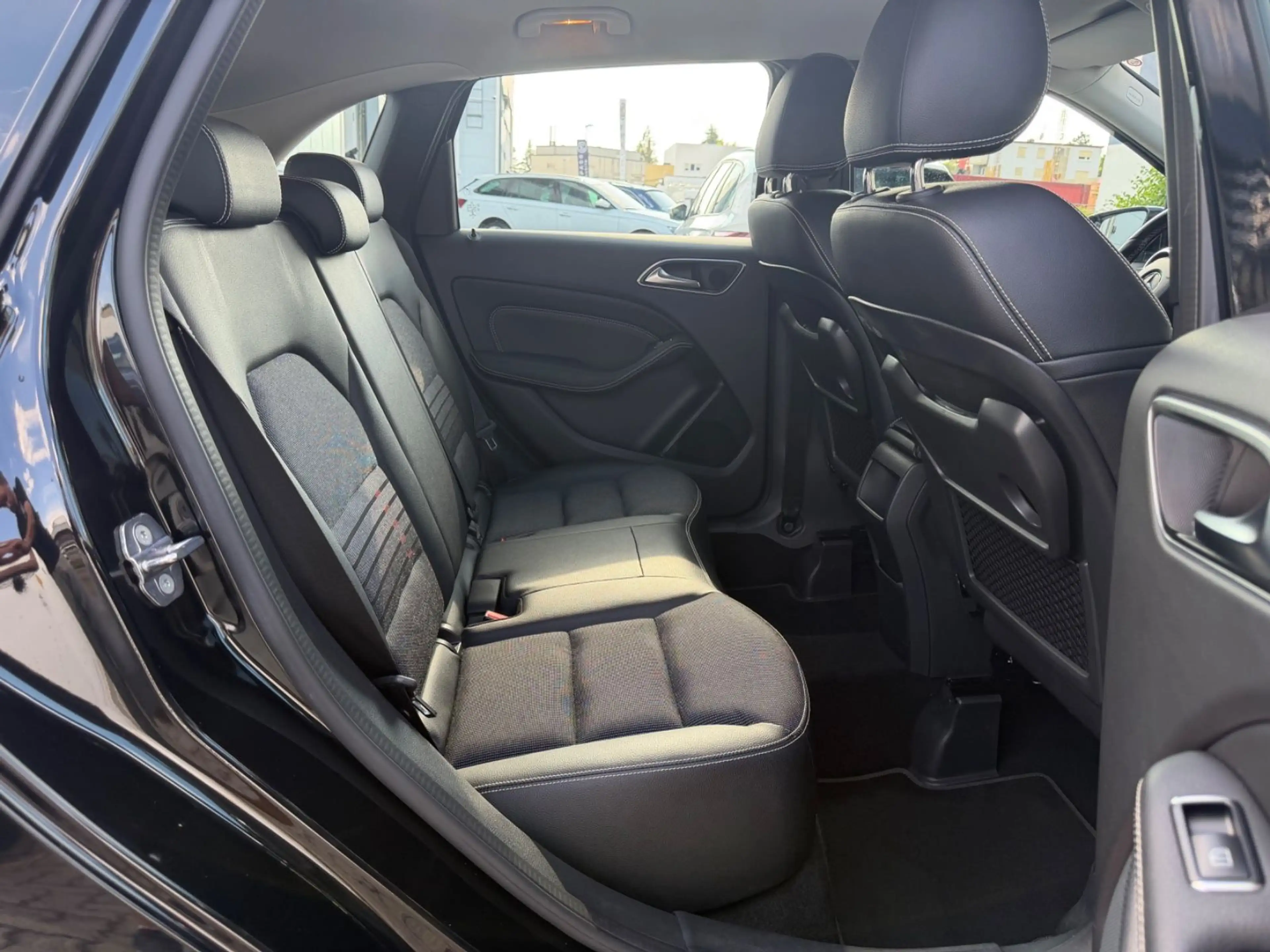 Mercedes-Benz B 250 Urban Style Edition — photo 12