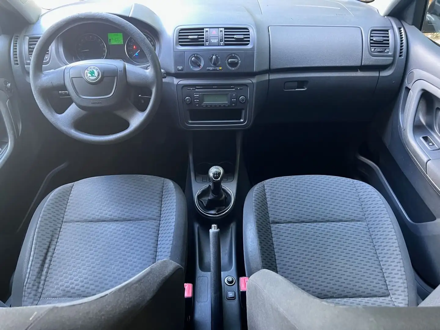 Skoda Fabia 1.6 TDi 90cv Phase 2 Zwart - 2