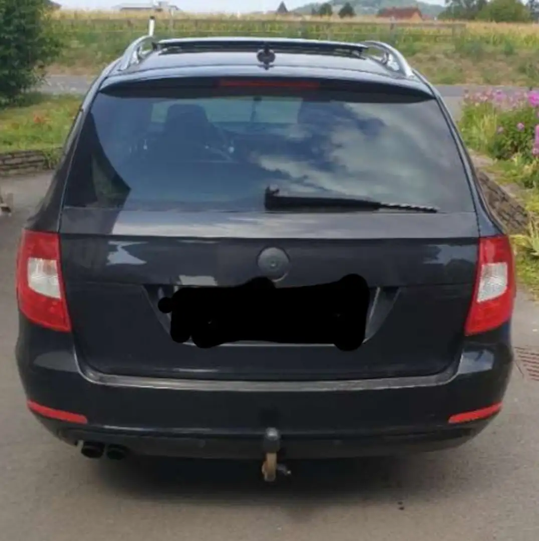 Skoda Superb Combi 4x4 Elegance 2,0 TDI CR DPF DSG Schwarz - 2