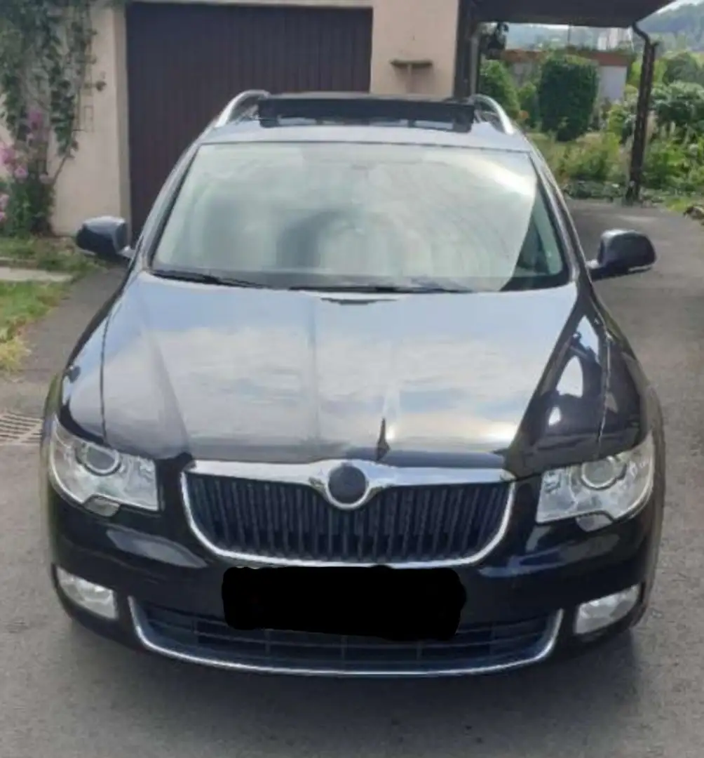 Skoda Superb Combi 4x4 Elegance 2,0 TDI CR DPF DSG Schwarz - 1