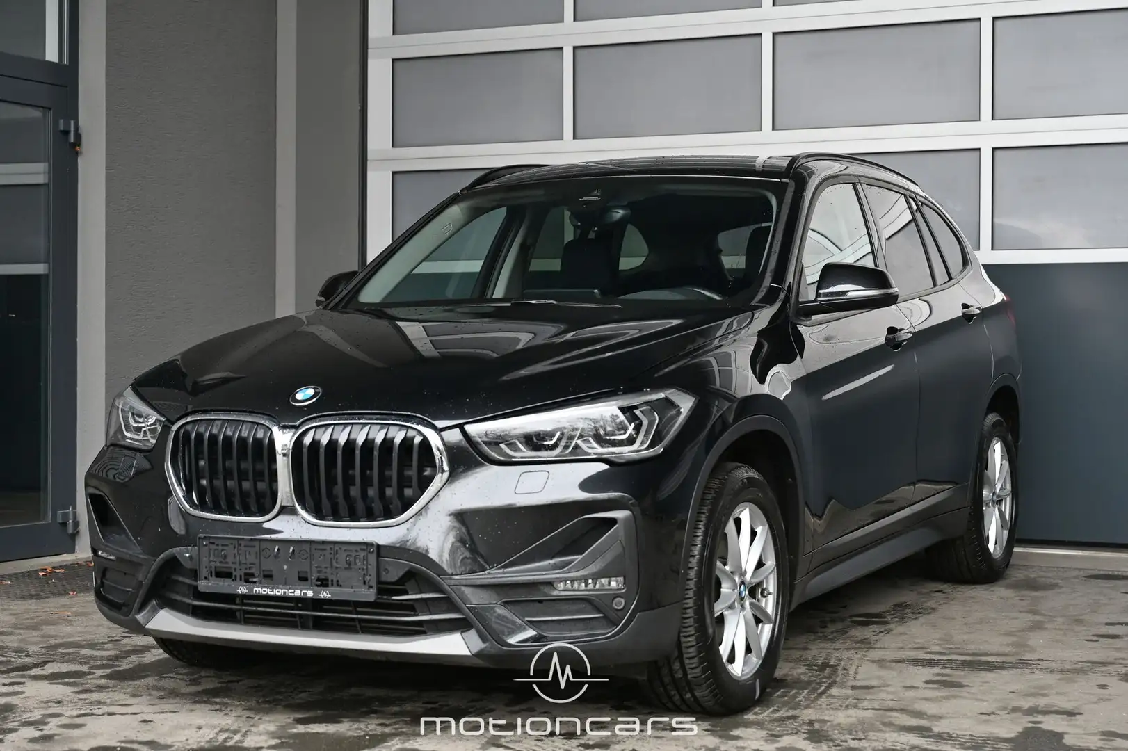 BMW X1 sDrive18d M-Paket Pickerl NEU Schwarz - 1