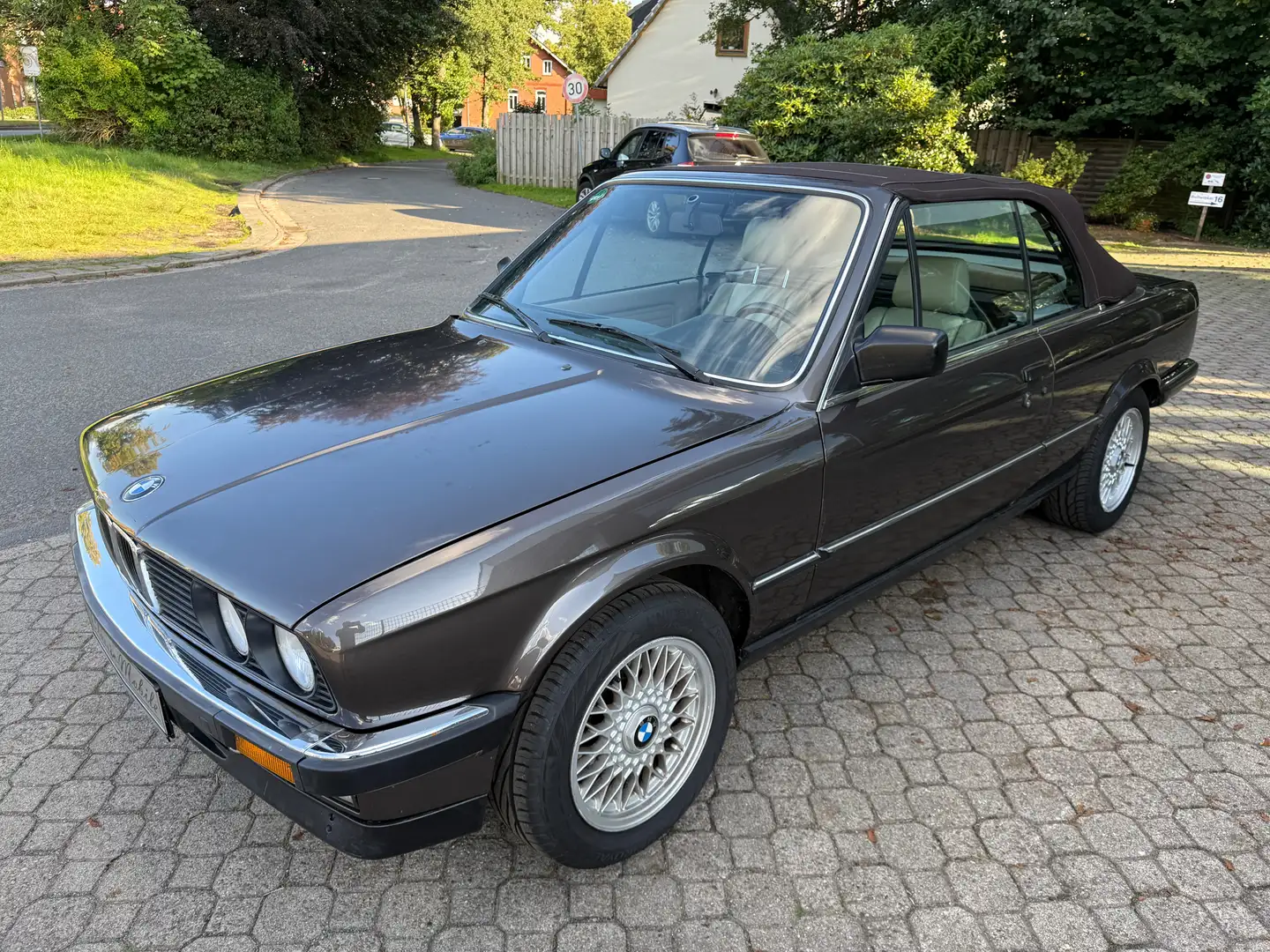 BMW 325 i Cabrio E30 *HU neu*Leder*Automatik*unverbastelt* Braun - 2