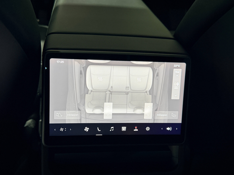 Tesla Model Y Model Y 83.1 kWh Long Range AWD — photo 12