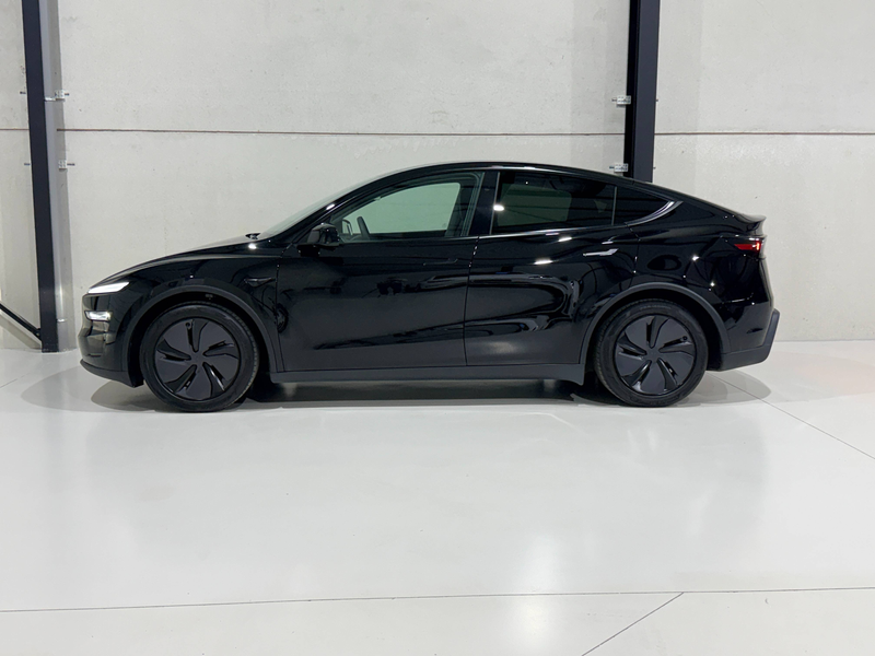 Tesla Model Y Model Y 83.1 kWh Long Range AWD — photo 13