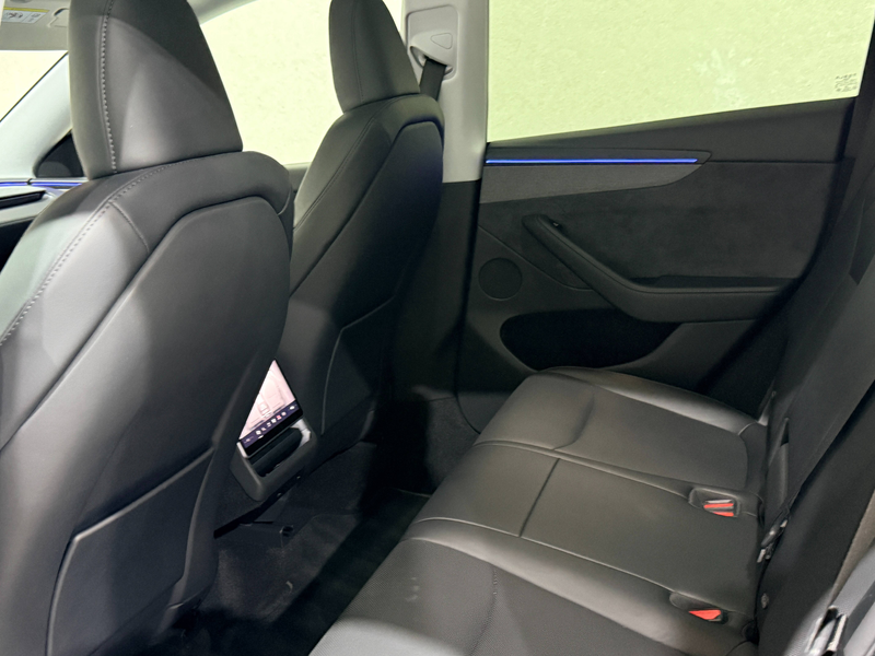 Tesla Model Y Model Y 83.1 kWh Long Range AWD — photo 11