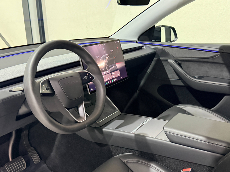 Tesla Model Y Model Y 83.1 kWh Long Range AWD — photo 5