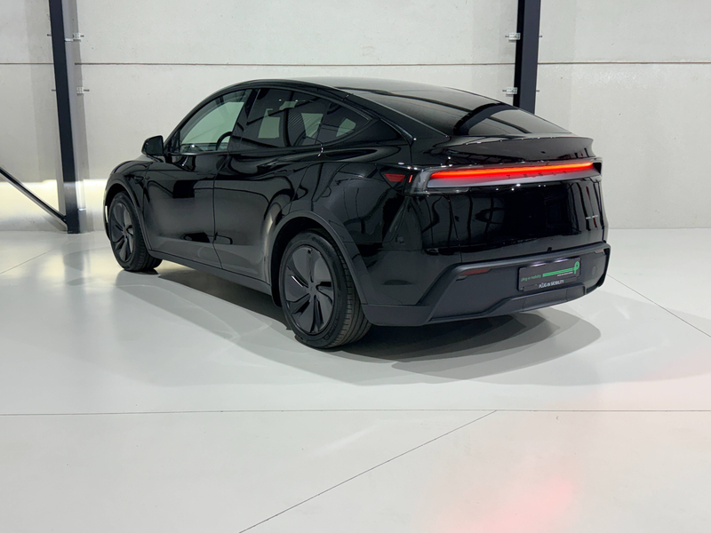 Tesla Model Y Model Y 83.1 kWh Long Range AWD — photo 2